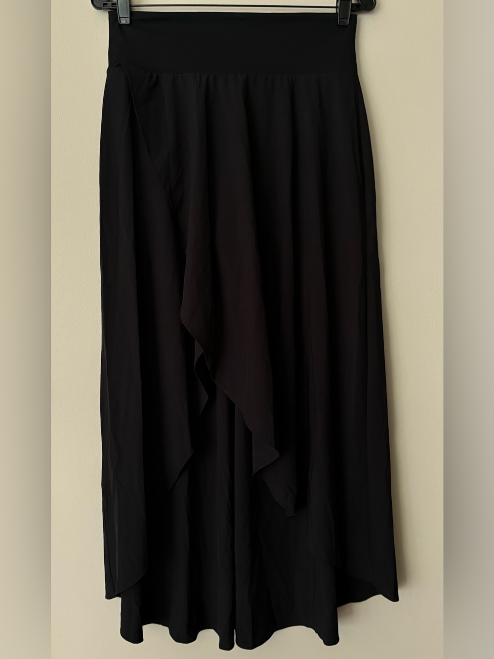 Black High-Waist Flowing Maxi Skirt